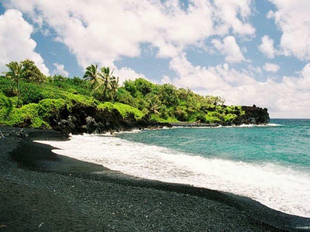 Waianapanapa State Park - World's Exotic Beaches