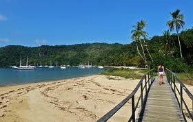 lopes mendes beach