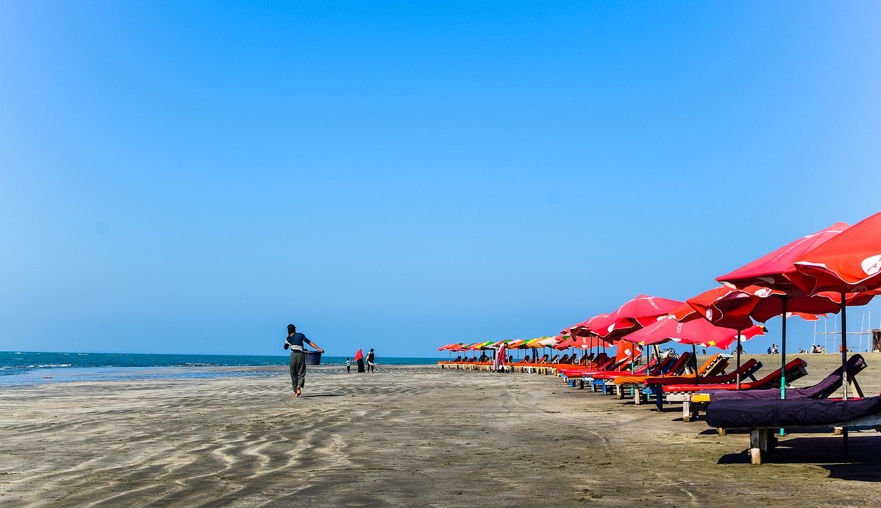 best beaches in Bangladesh